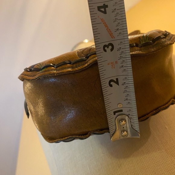 Vintage Leather tooled Bag with Pegasus Design yellow roses, teddy bear, moon - Picture 12 of 12